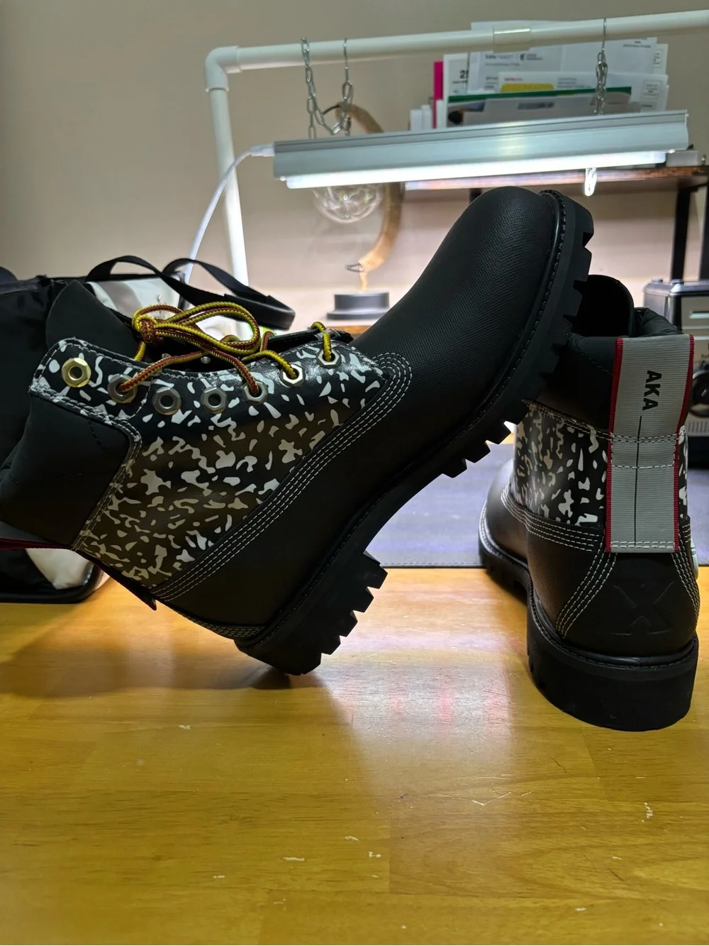 TIMBERLAND THE BRONX BOOK BODEGA “BOYS” DESUS & MERO BOOTS MENS.
